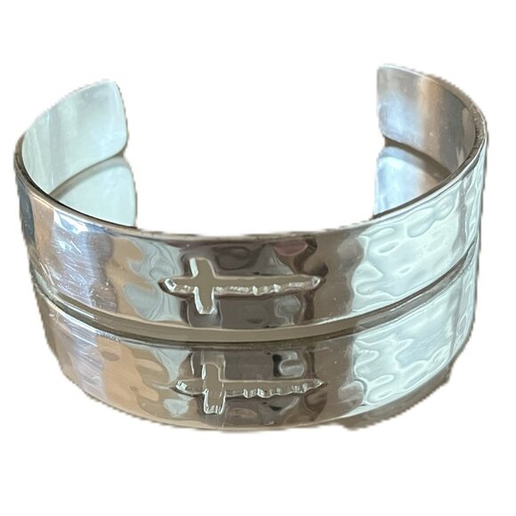 Rustic Cuff Cut Out Cross Bracelet Hammered Silver Tone 1/2" Wide - Picture 1 of 6